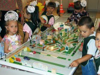 Настольно-напольная игра (магнитно-маркерный макет) "Азбука дорог" с комплектом тематических магнитов - fgospostavki.ru - Казань