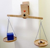 Весы настенные из бука - fgospostavki.ru - Казань